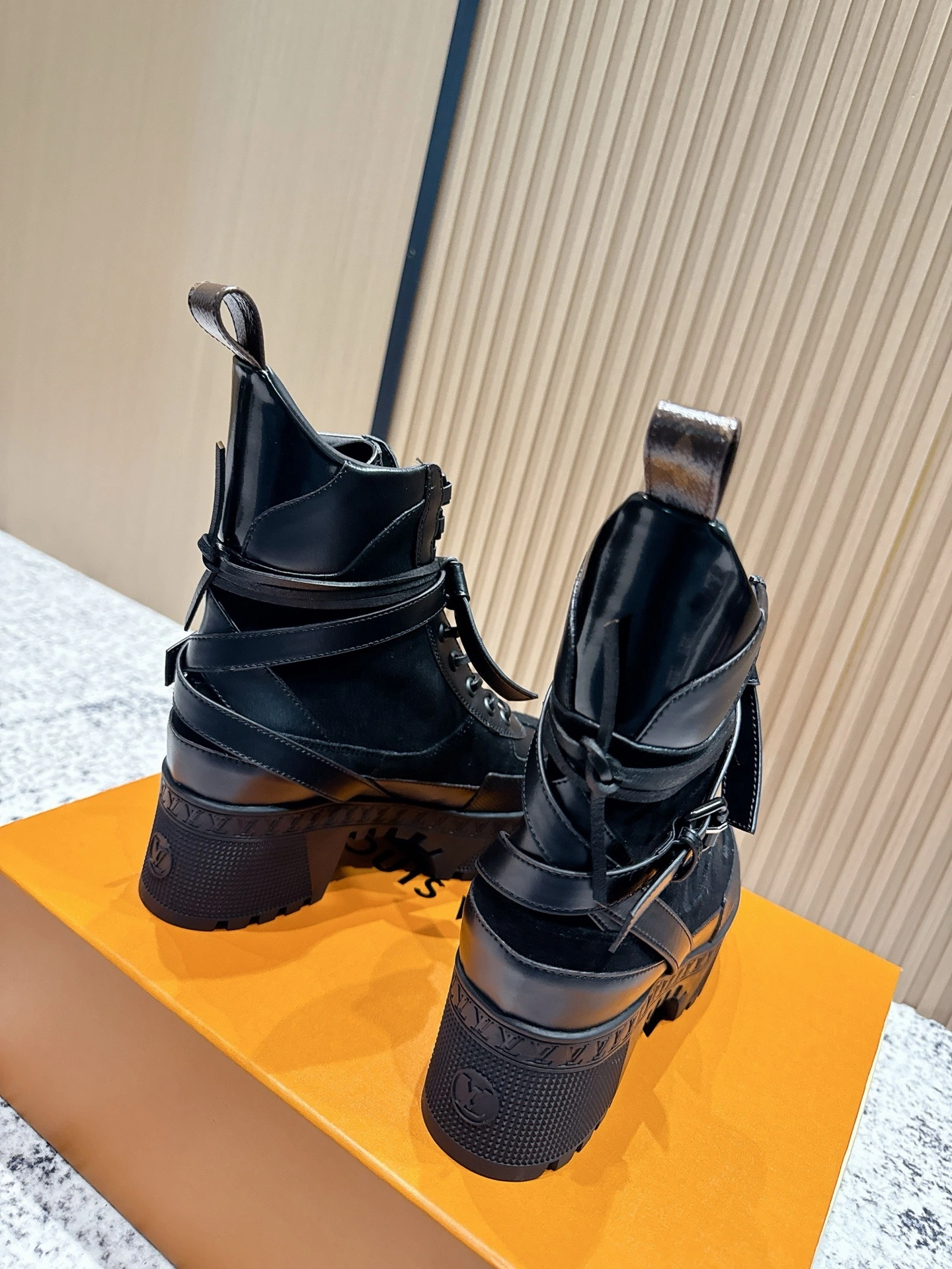 COCO-- 8V 1AD25D cowhide Heel height ：7cm Waterproof：3.5cm item:E-X362J2916